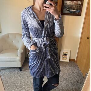 Xhilaration gray crushed velvet hooded robe